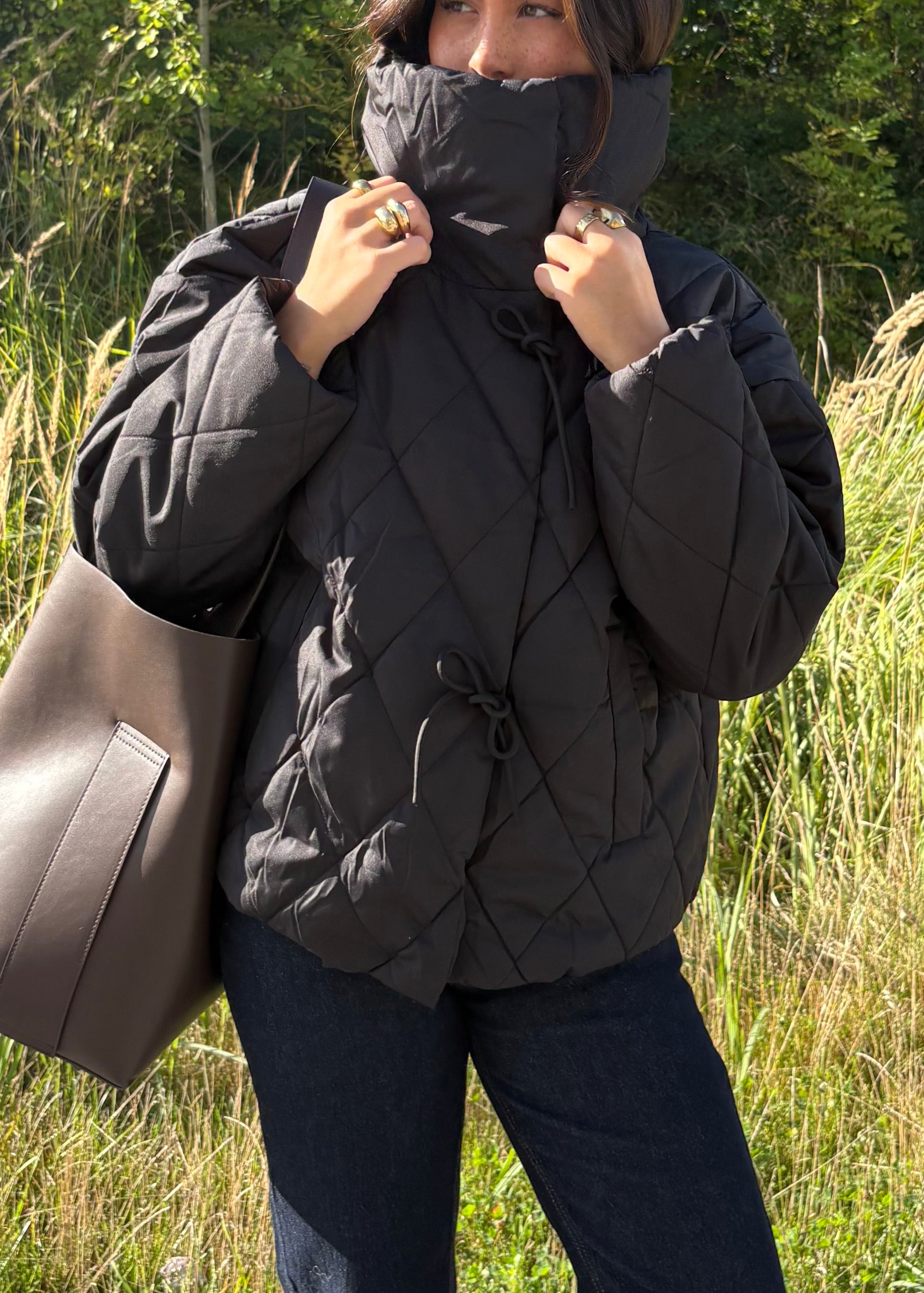 VIBUMBLE Jacket - Black Beauty